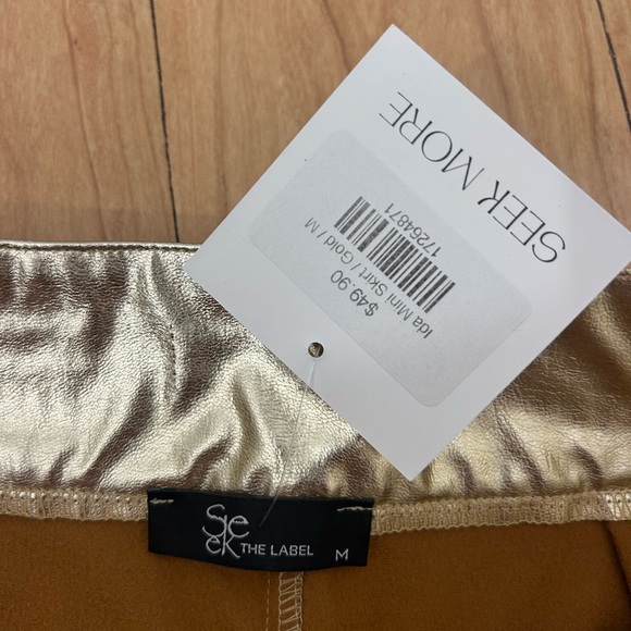 Seek gold mini skirt - Picture 2 of 2